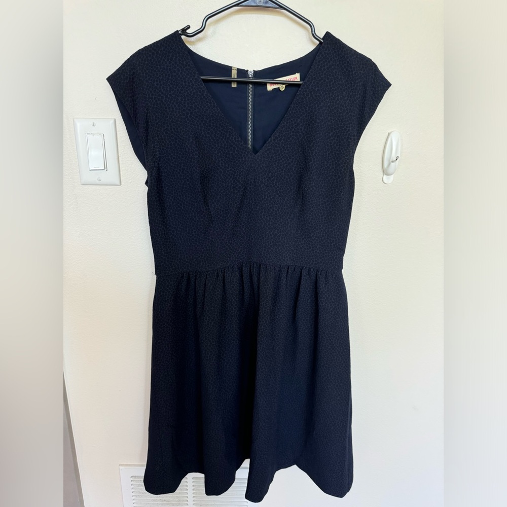 Rebecca Taylor Navy V neck Cap sleeved dress. Size 10.
